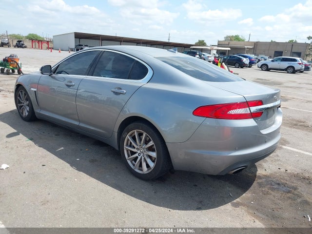 2013 JAGUAR XF SAJWA0ES2DPS76342 Photo 2