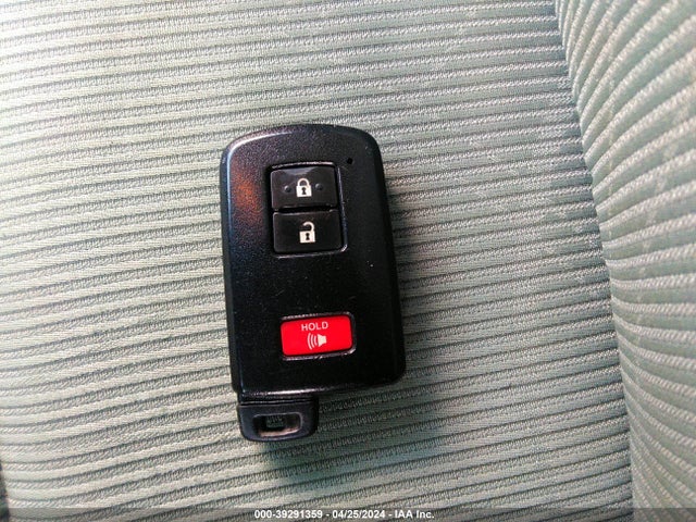 Toyota Prius C Three 2014 JTDKDTB38E1570111 Image 11