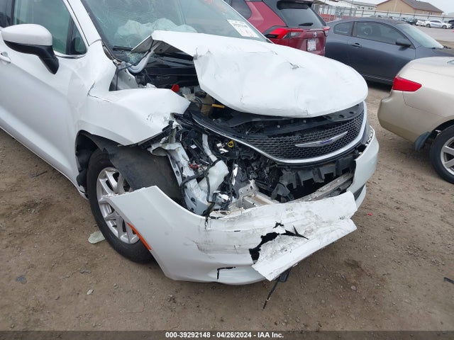2C4RC1CGXLR163164 Chrysler Voyager Lx