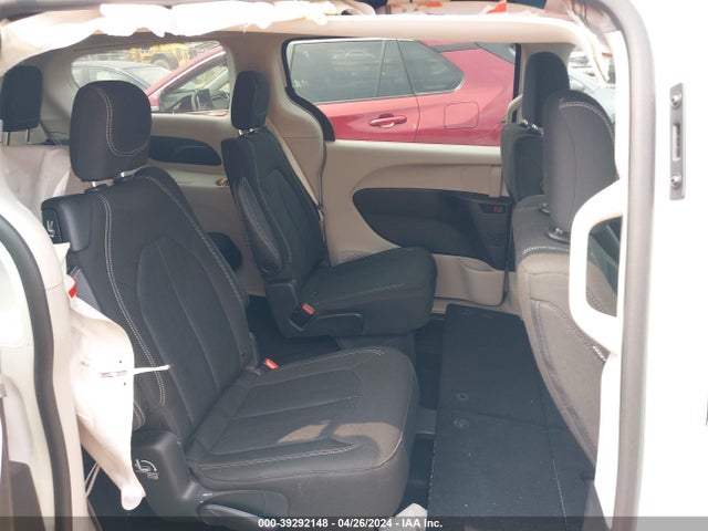 2C4RC1CGXLR163164 Chrysler Voyager Lx