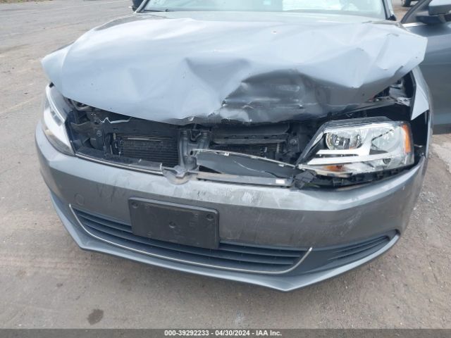 3VW637AJ5EM283773 Volkswagen Jetta Hybrid Se