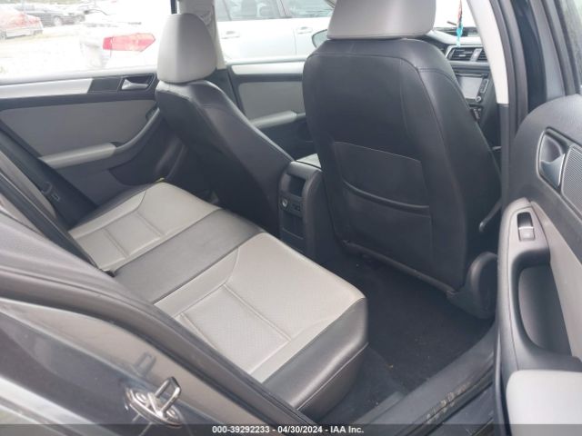 3VW637AJ5EM283773 Volkswagen Jetta Hybrid Se
