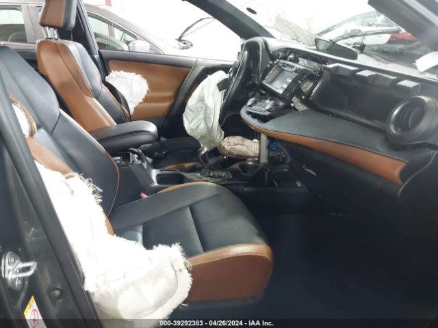 2T3JFREV9HW599483 Toyota RAV4 SE