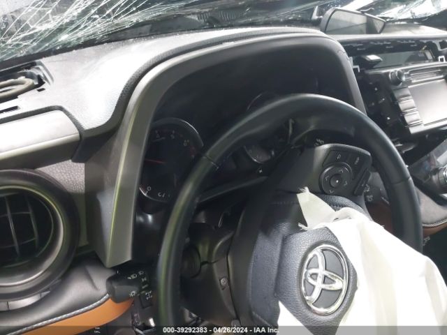 2T3JFREV9HW599483 Toyota RAV4 SE