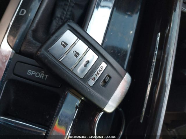 JH4KC1F54EC001942 Acura RLX
