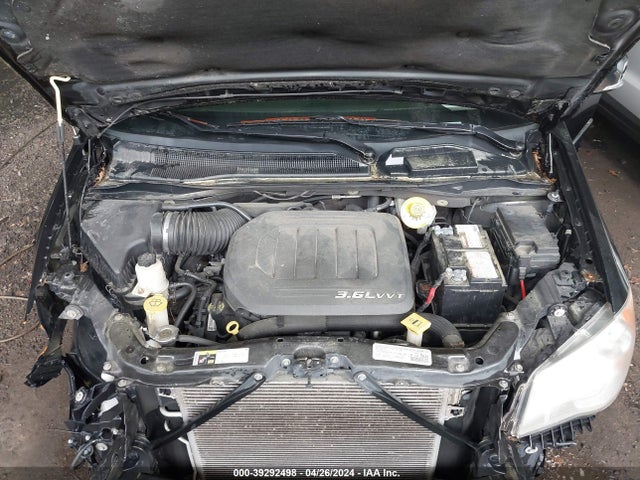 2C4RC1GG4ER204160 Chrysler Town & Country Limited
