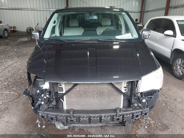 2C4RC1GG4ER204160 Chrysler Town & Country Limited