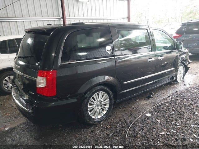 2C4RC1GG4ER204160 Chrysler Town & Country Limited