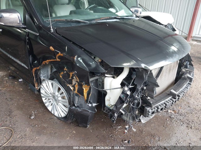 2C4RC1GG4ER204160 Chrysler Town & Country Limited