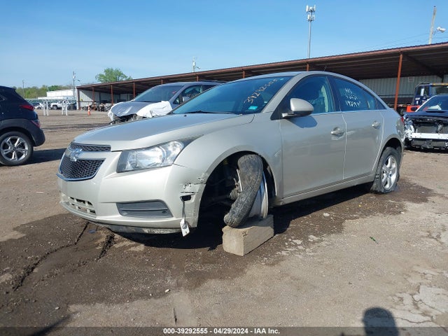 Chevrolet Cruze 1lt Auto 2014 1G1PC5SB2E7224797 Image 2