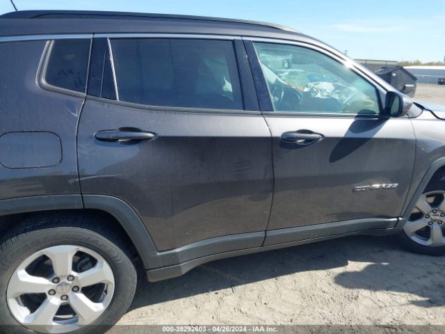 3C4NJCBB5KT715896 Jeep Compass Latitude Fwd