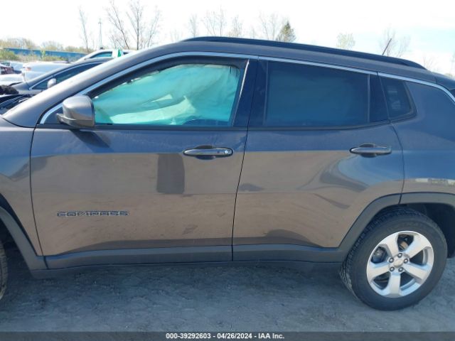 3C4NJCBB5KT715896 Jeep Compass Latitude Fwd