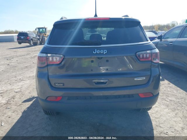 3C4NJCBB5KT715896 Jeep Compass Latitude Fwd