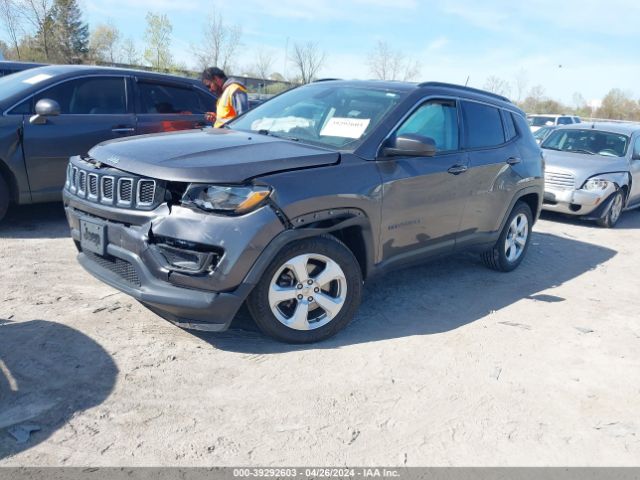 3C4NJCBB5KT715896 Jeep Compass Latitude Fwd