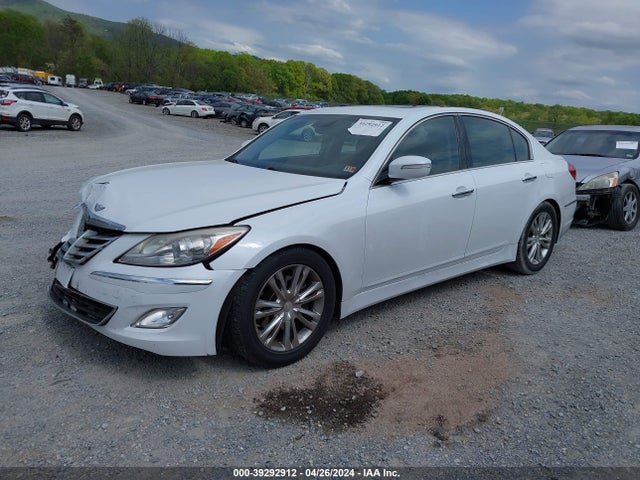 Hyundai Genesis 3.8 2014 KMHGC4DD8EU260068 Image 2