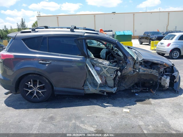 Toyota RAV4 SE 2018 JTMNFREV4JJ165431 Image 13