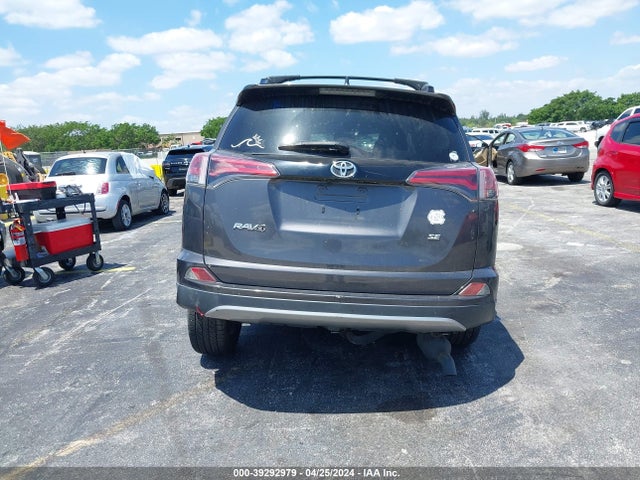 Toyota RAV4 SE 2018 JTMNFREV4JJ165431 Image 16