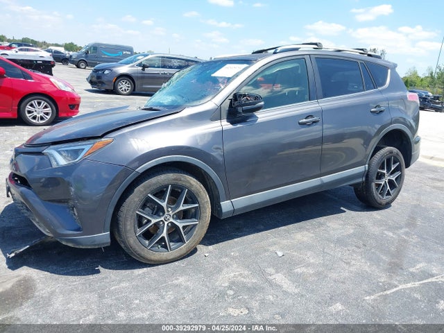 Toyota RAV4 SE 2018 JTMNFREV4JJ165431 Image 2
