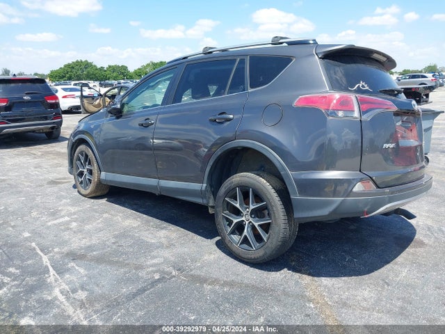 Toyota RAV4 SE 2018 JTMNFREV4JJ165431 Image 3