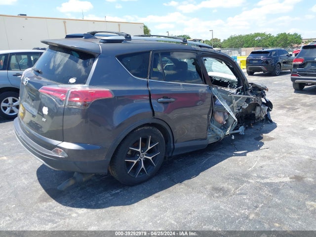 Toyota RAV4 SE 2018 JTMNFREV4JJ165431 Image 4