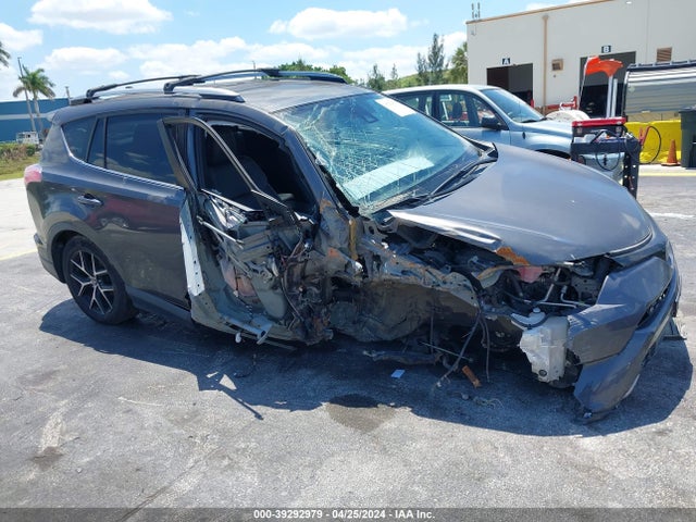 Toyota RAV4 SE 2018 JTMNFREV4JJ165431 Image 6