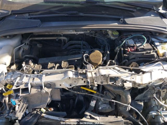 1FADP3K27FL350817 Ford FOCUS SE
