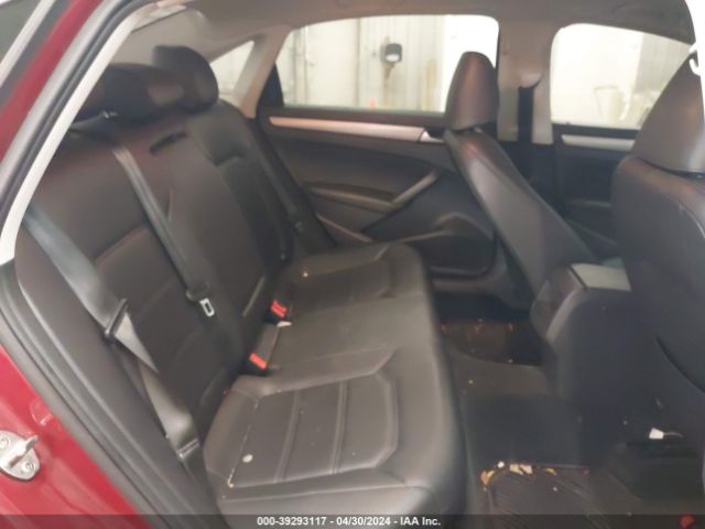 1VWAT7A3XFC105758 Volkswagen Passat 1.8t Limited Edition