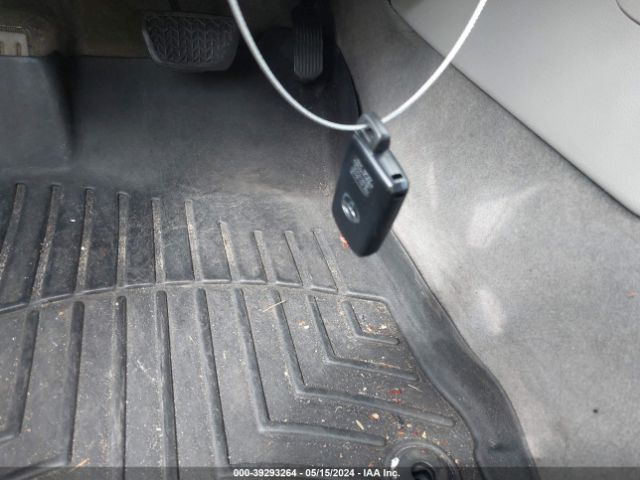 4T1BD1FK4EU121718 Toyota Camry Hybrid Le