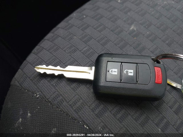 ML32A3HJXJH000615 Mitsubishi MIRAGE ES