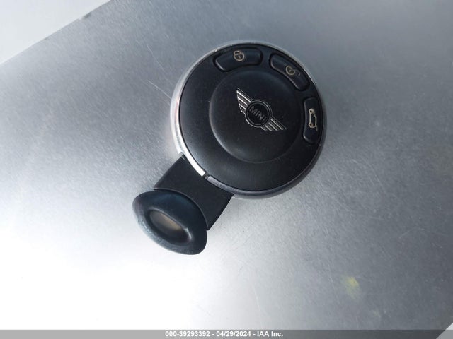 2010 MINI COOPER WMWMR3C55ATU97964 Photo 10