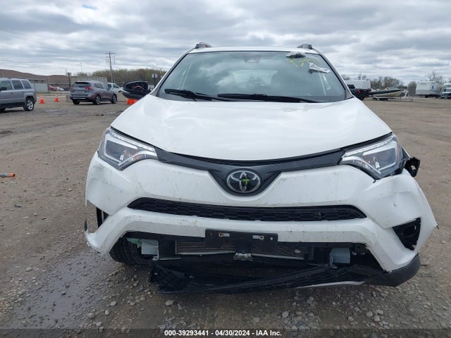 Toyota RAV4 SE 2018 JTMJFREV4JD243848 Image 13