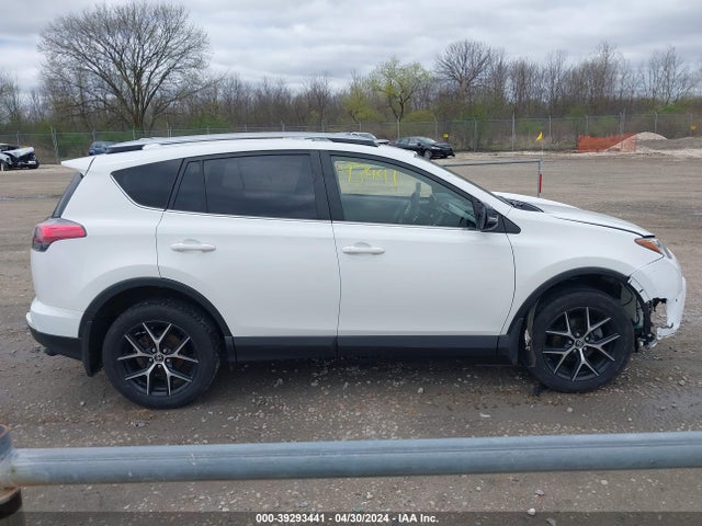 Toyota RAV4 SE 2018 JTMJFREV4JD243848 Image 14