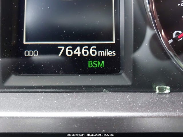 Toyota RAV4 SE 2018 JTMJFREV4JD243848 Image 16