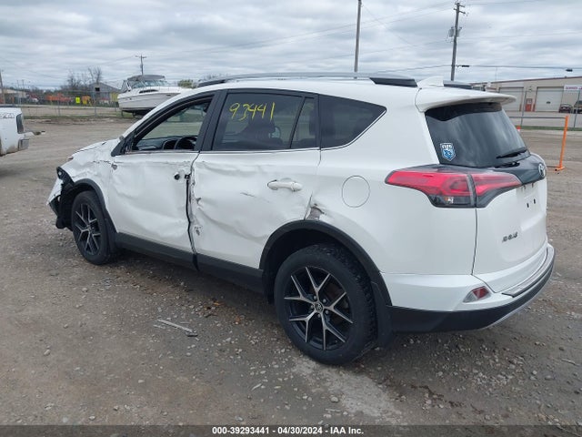 Toyota RAV4 SE 2018 JTMJFREV4JD243848 Image 3
