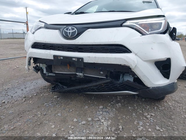 Toyota RAV4 SE 2018 JTMJFREV4JD243848 Image 6