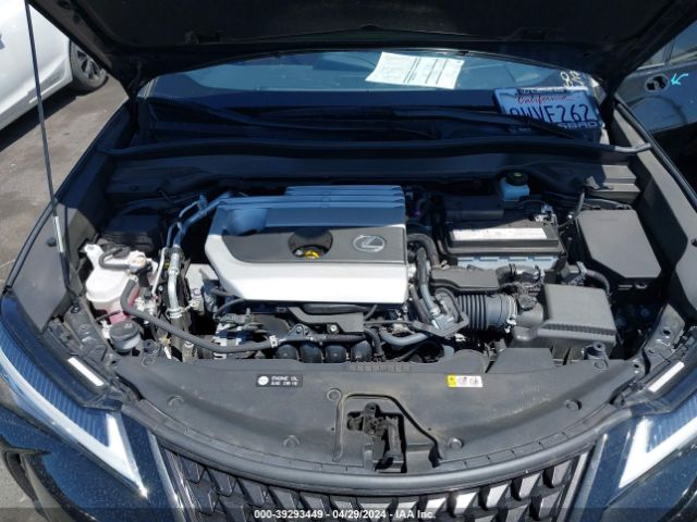 JTHX3JBH0M2033118 Lexus UX 200