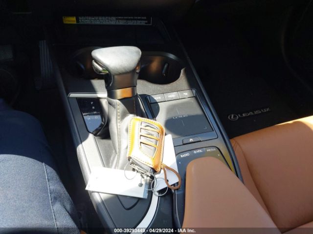 JTHX3JBH0M2033118 Lexus UX 200