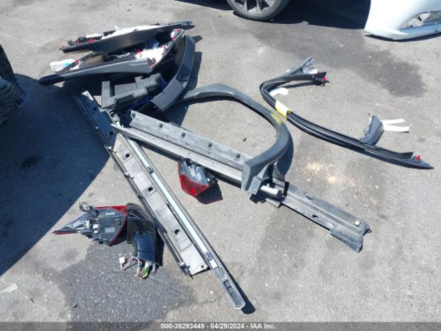 JTHX3JBH0M2033118 Lexus UX 200