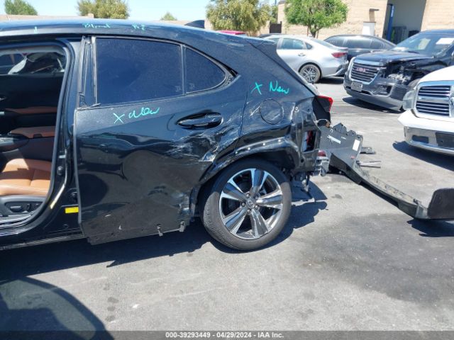 JTHX3JBH0M2033118 Lexus UX 200