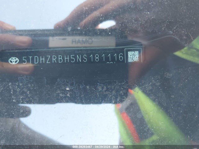 Toyota Highlander Xle 2022 5TDHZRBH5NS181116 Image 9