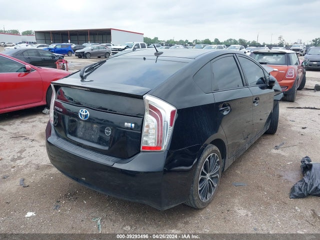 Toyota Prius Three 2014 JTDKN3DU3E1758327 Image 4