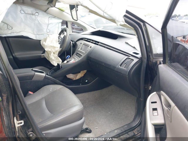 Toyota Prius Three 2014 JTDKN3DU3E1758327 Image 5