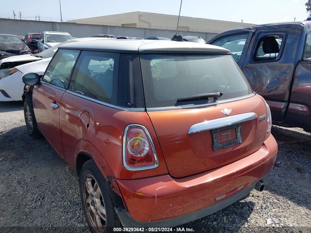 2012 MINI COOPER WMWSU3C54CT258303 Photo 2