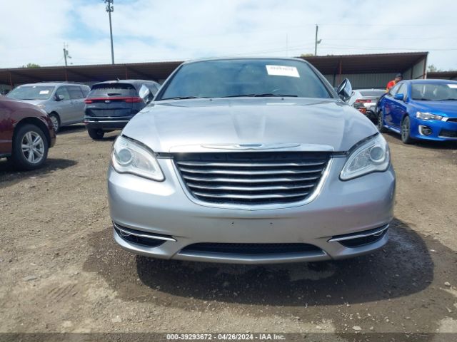 1C3BCBFG6EN137992 Chrysler 200 Limited