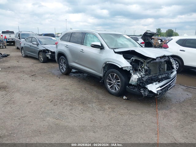 2019 5TDKZRFH4KS558949 main image