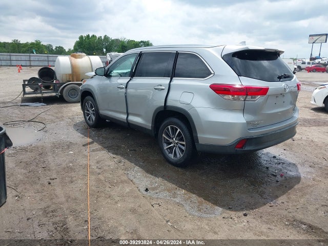 Toyota Highlander Xle 2019 5TDKZRFH4KS558949 Image 3