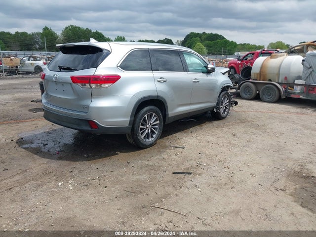 Toyota Highlander Xle 2019 5TDKZRFH4KS558949 Image 4