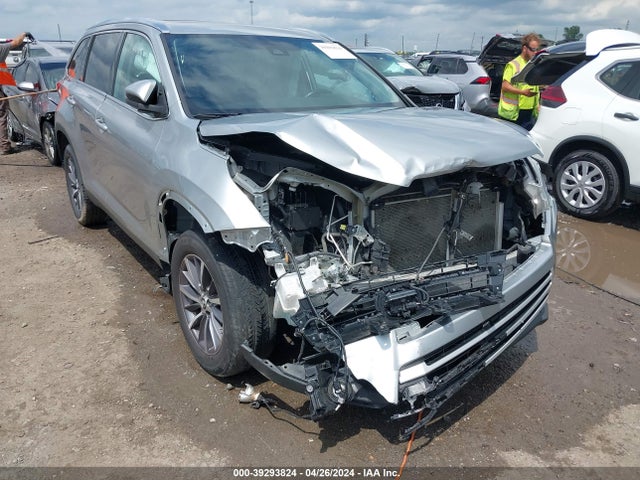 Toyota Highlander Xle 2019 5TDKZRFH4KS558949 Image 6