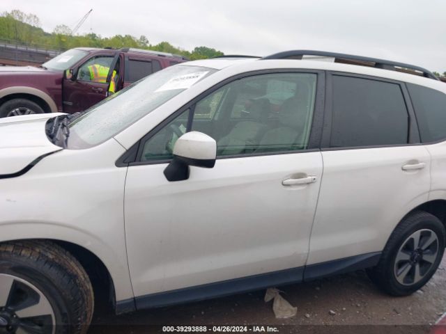 JF2SJAGC2JH492935 Subaru Forester 2.5i Premium