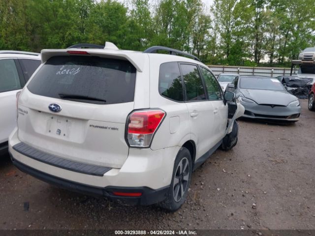 JF2SJAGC2JH492935 Subaru Forester 2.5i Premium